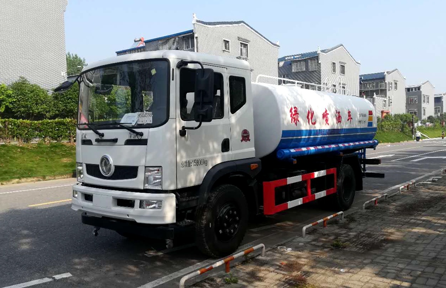 东风T3 12吨洒水车