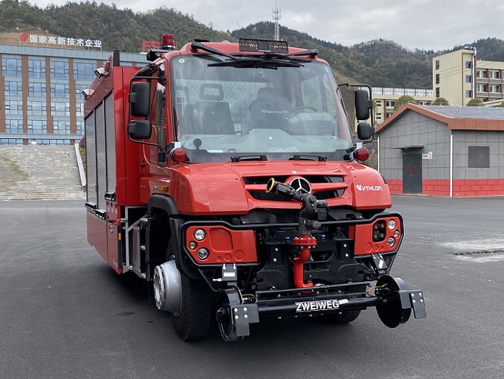 威速龙牌LCG5130TXFGD120/MB轨道消防车