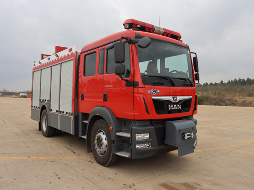润泰牌RT5160GXFAP50/M1压缩空气泡沫消防车