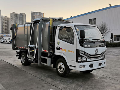 东岳牌ZTQ5070ZZZE6G33F自装卸式垃圾车