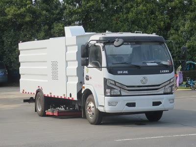 新东日牌YZR5120TXCE6吸尘车